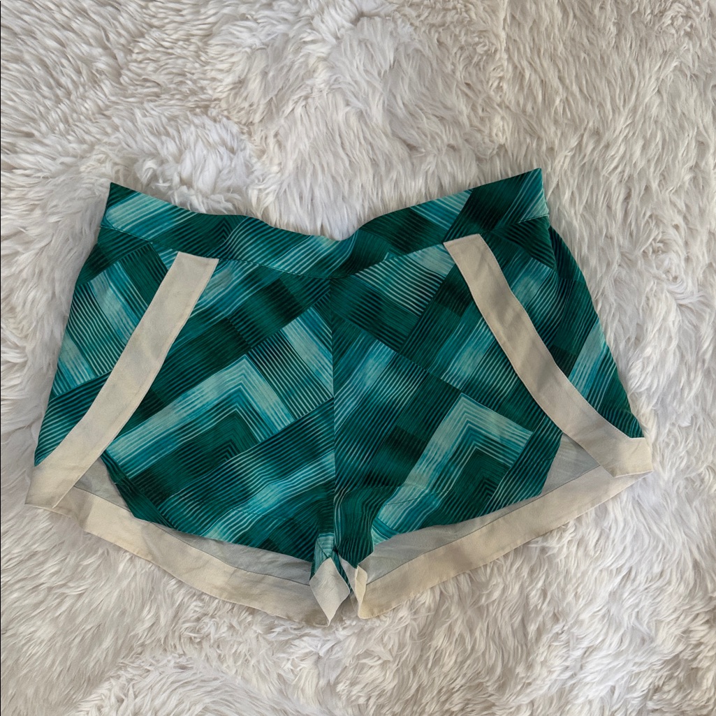 Townsen Teal Chevron Pattern Shorts With Cream Waistband